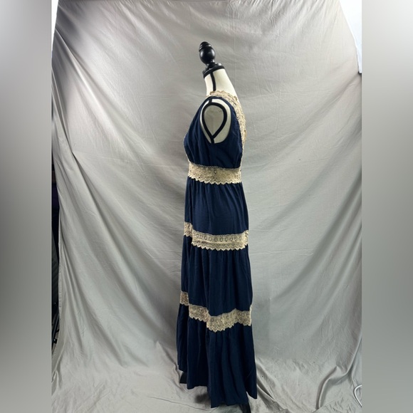 Boho Deep V-Neck Lace Trimmed Sleeveless Dress Blue - Picture 7 of 9